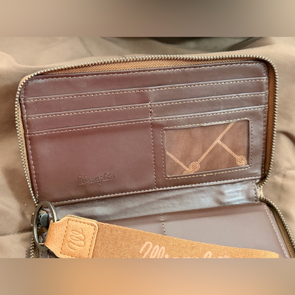 Wrangler Tan and Brown Patchwork Wallet - Picture 4 of 5